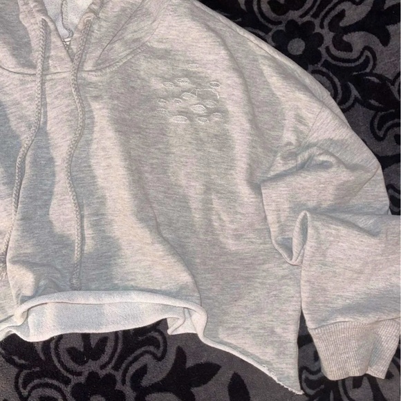 Bundle of Women’s crop hoodies - Picture 6 of 6